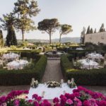 Allestimento cena in giardino