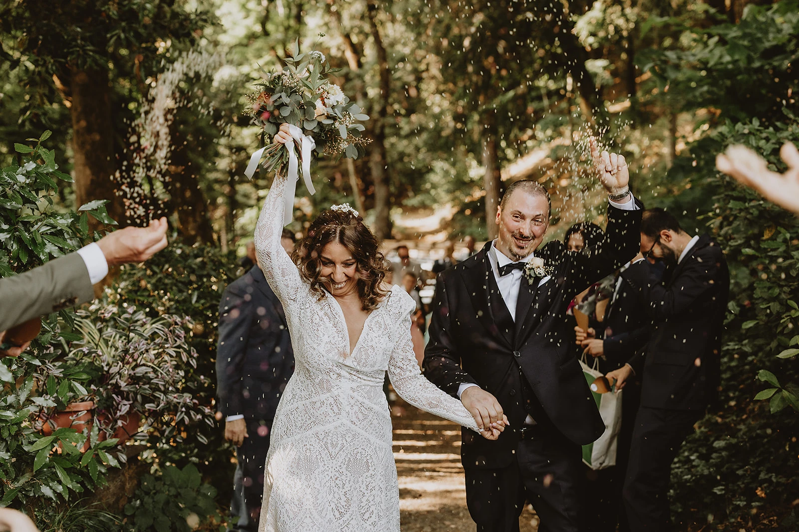 Il lancio del riso alla fine della cerimonia di matrimonio organizzato da euphoria events