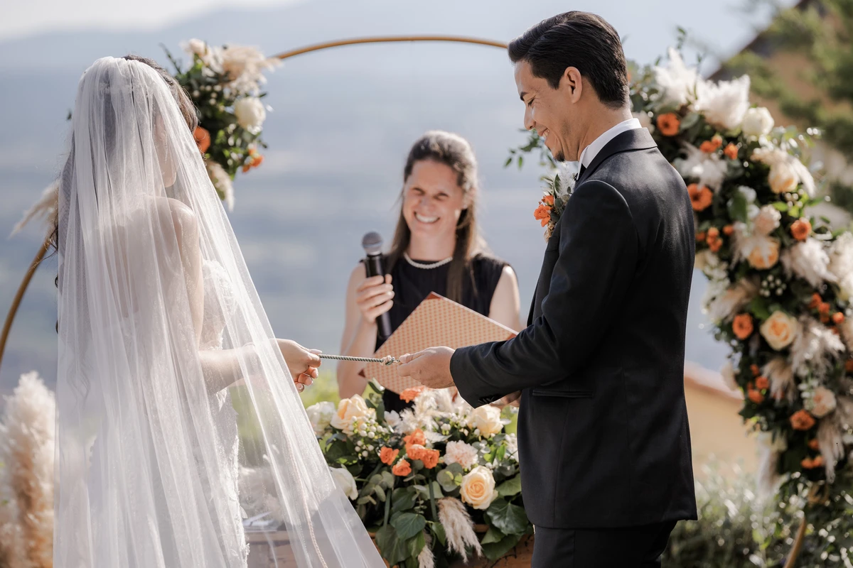 Rito della corda durante il matrimonio di Jesus e Giomar, Poggio Tondo