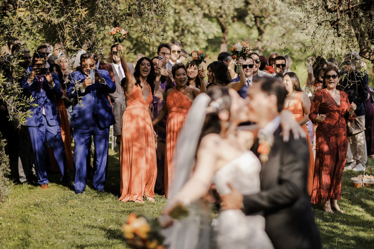 dettaglio emozionante della cerimonia di Jesus e Giomar a Poggio Tondo