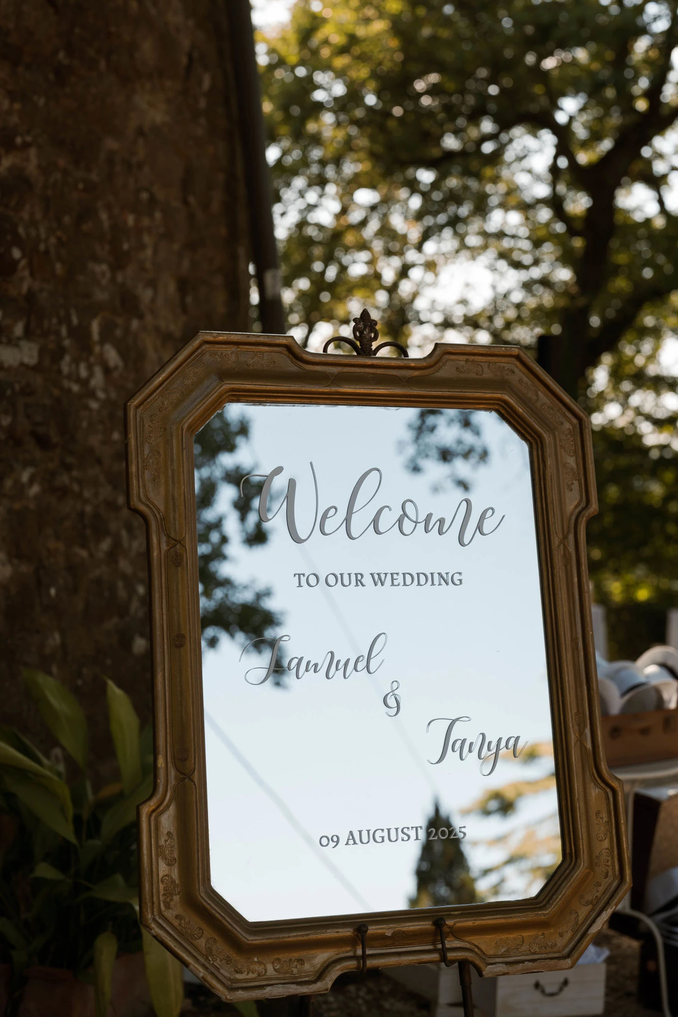 Cartello benvenuti su specchio realizzatdo da Ilaria euphoria events