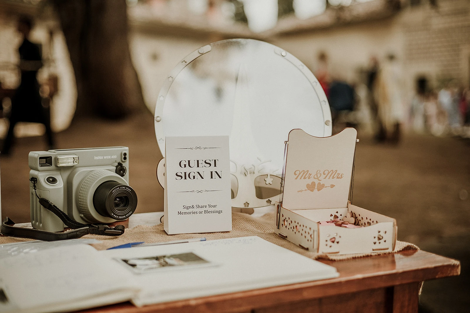 Guest book e photo booth del matrimonio di Phile Gloria destination wedding toscana