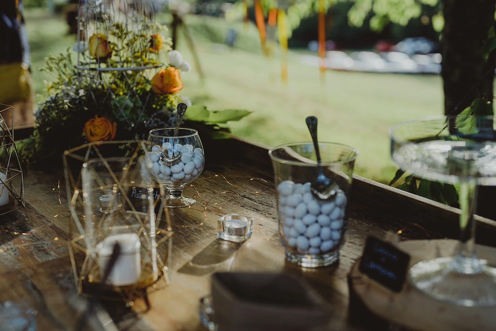 Dettaglio della confettata di matrimonio country del matrimonio di Claudio e Giacomo realizzata da euphoria events