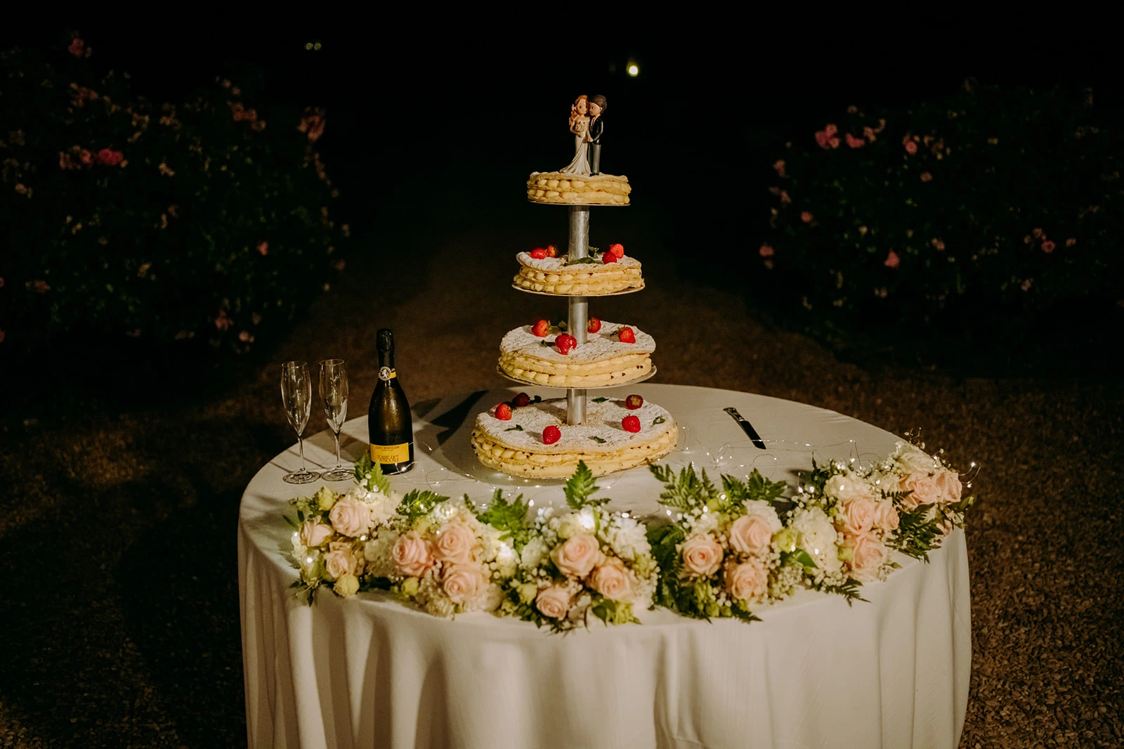 Allestimento del tavolo del taglio della torta, coordinamento a cura di euphoria events