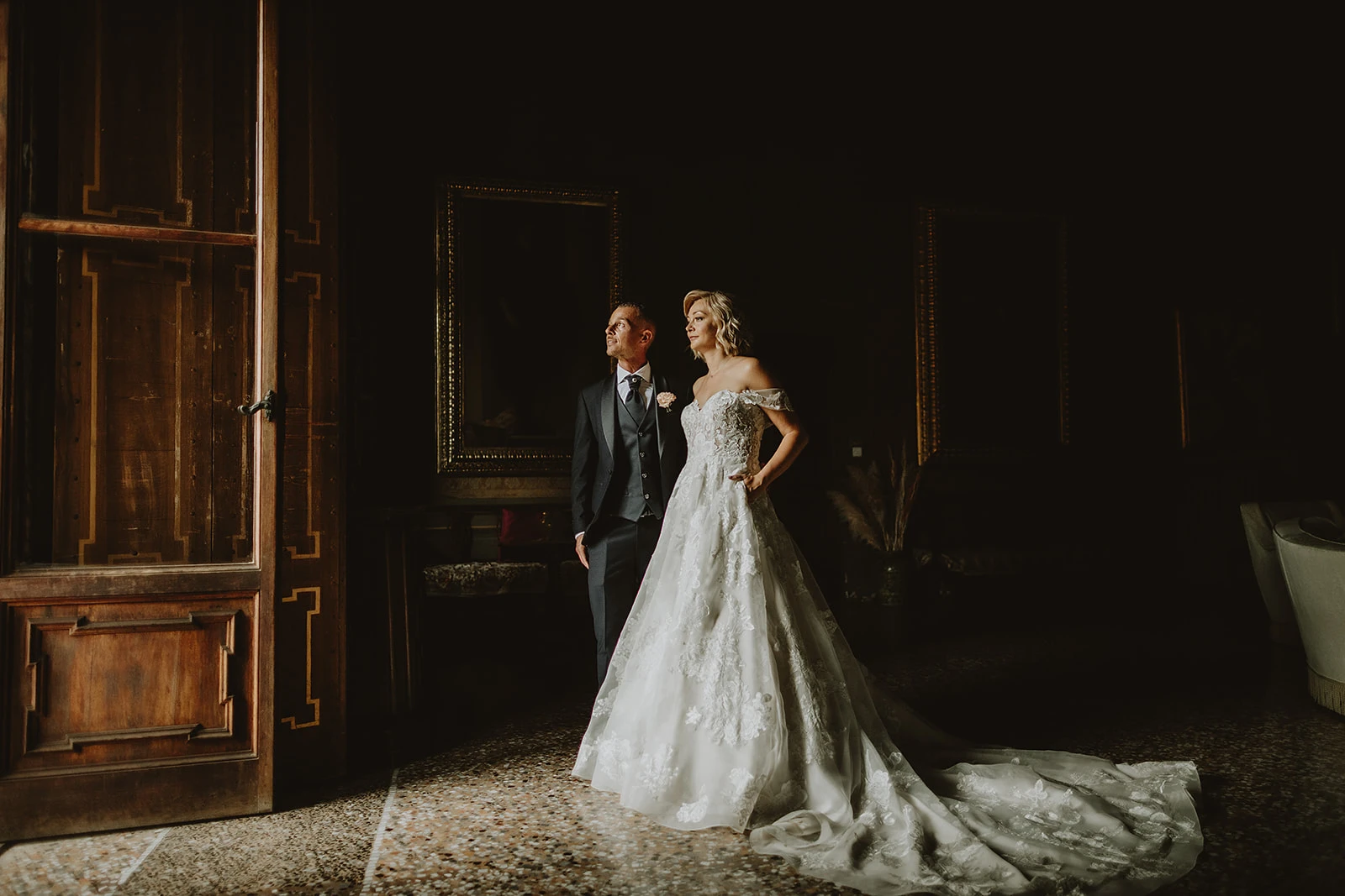 shooting fotografico elegante durante il matrimonio in Mugello