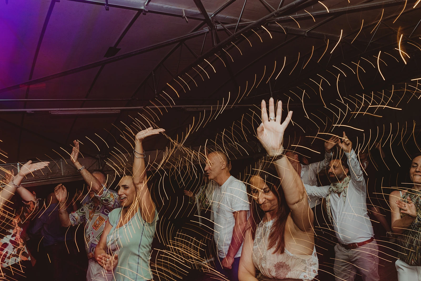 Musica e balli a fine serata del matrimonio in  mugello