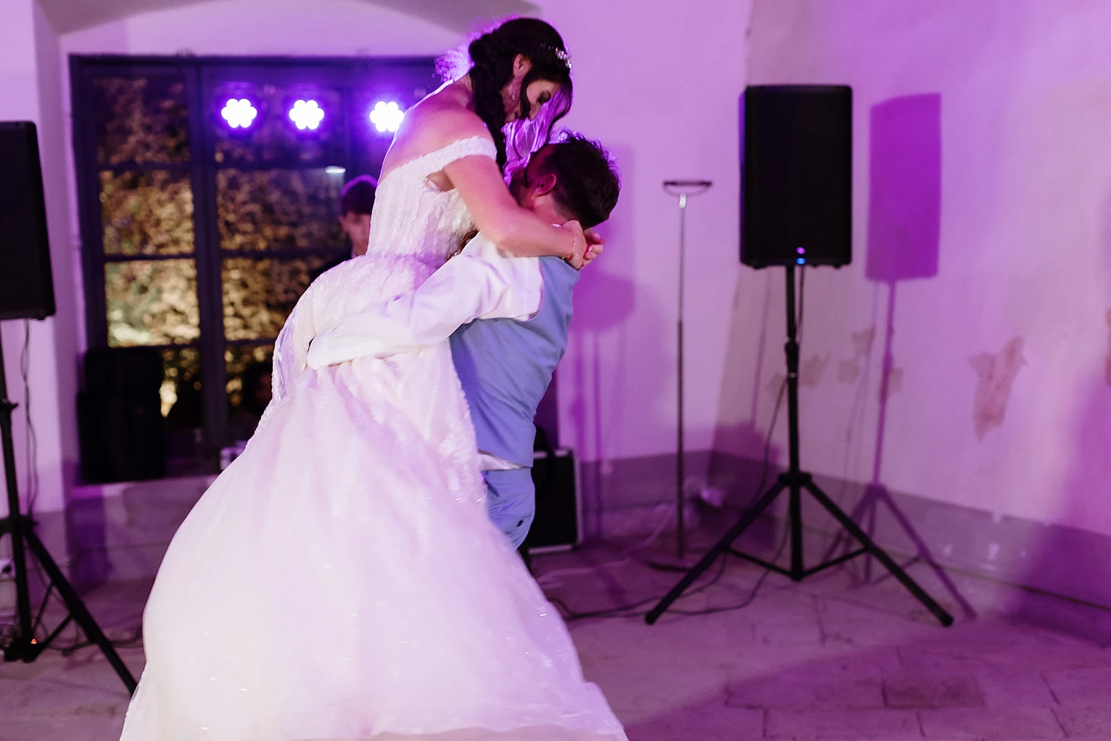 Gli sposi durante il primo ballo del matrimonio in mugello