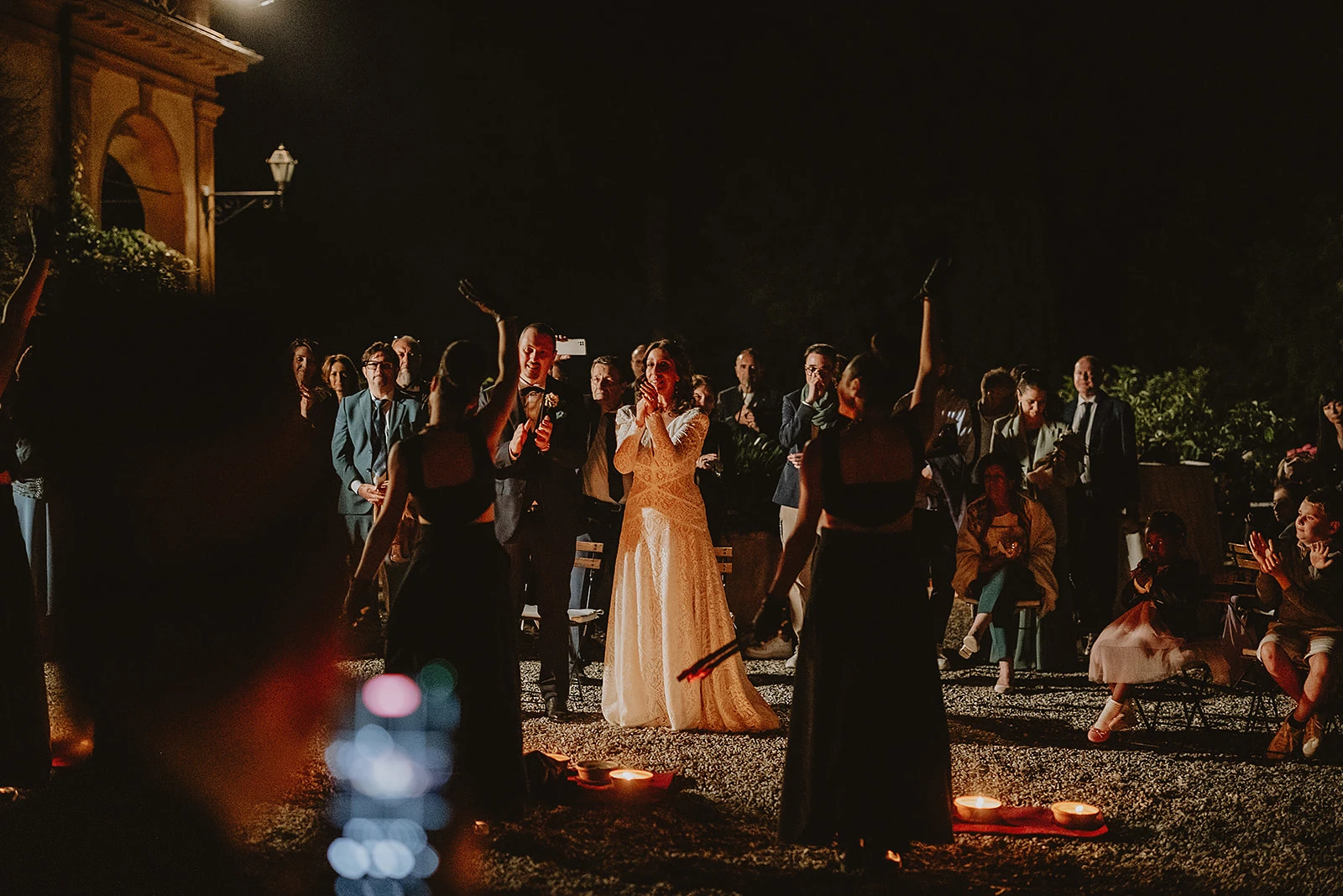 Spettacolo di Lumen in Voco durante il matrimonio in Toscana coordinamento di euphoria events