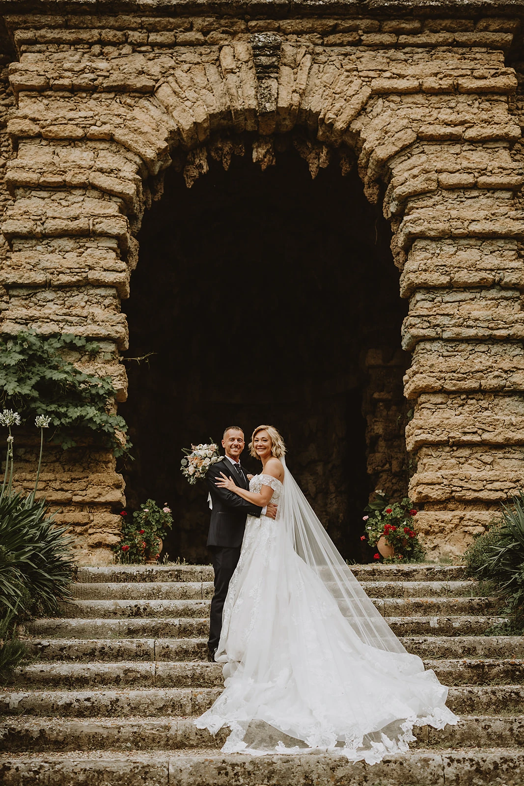 Claudio e Elena durante il servizio fotografico in Villa in toscana