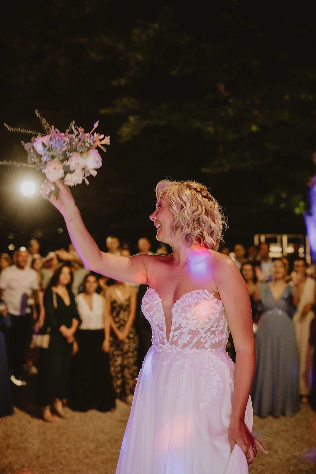 lancio del bouquet durante il matrimonio di Elena e Claudio