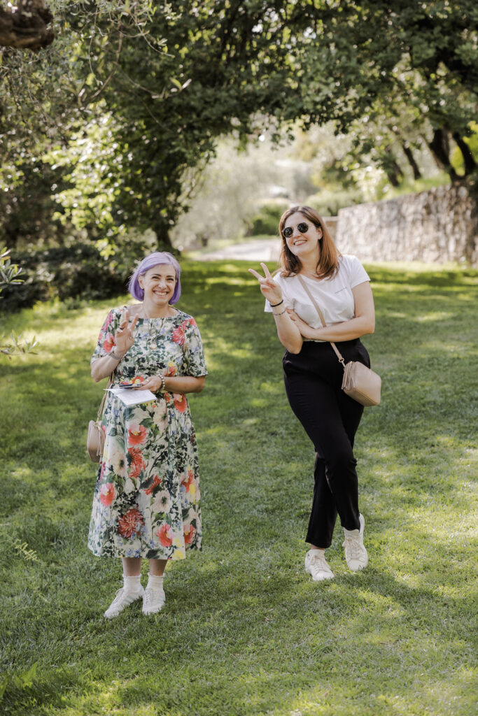 Wedding Helper in Mugello con il suo team durante il coordinamento di un matrimonio nel Mugello